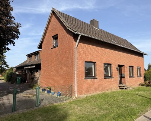 1 Straßenansicht Vorderhaus