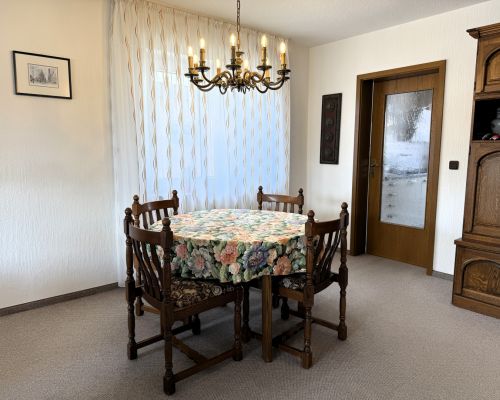 12 Esszimmerbereich
