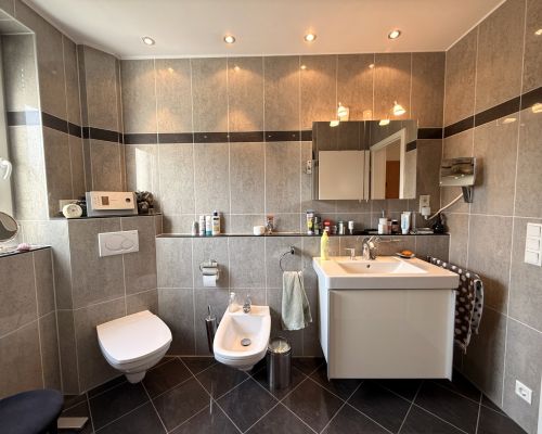 10 Badezimmer Ansicht 3
