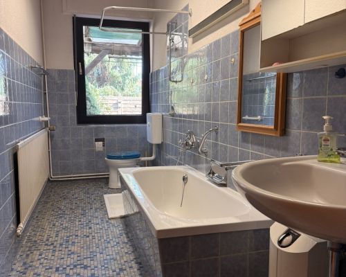 7 Badezimmer Ansicht 1