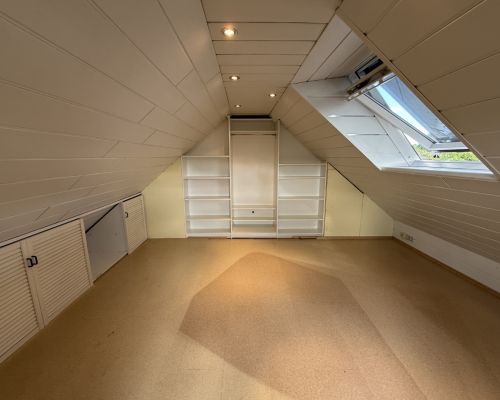 20 Studio und Hobbyraum im Spitzboden