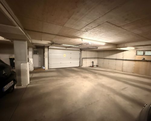 5 Tiefgarageneinfahrt